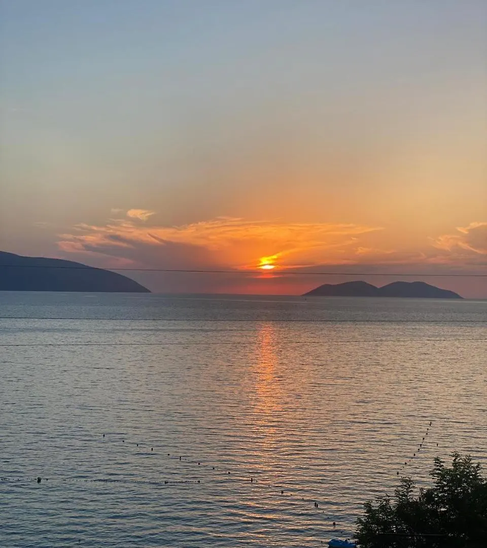 Semesterbostad Firauni Studios Vlorë