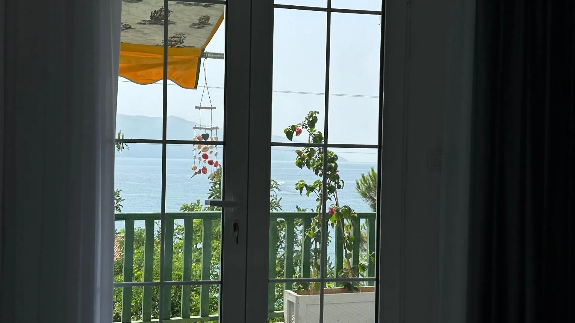 Firauni Studios Vlorë 0*,  Αλβανία