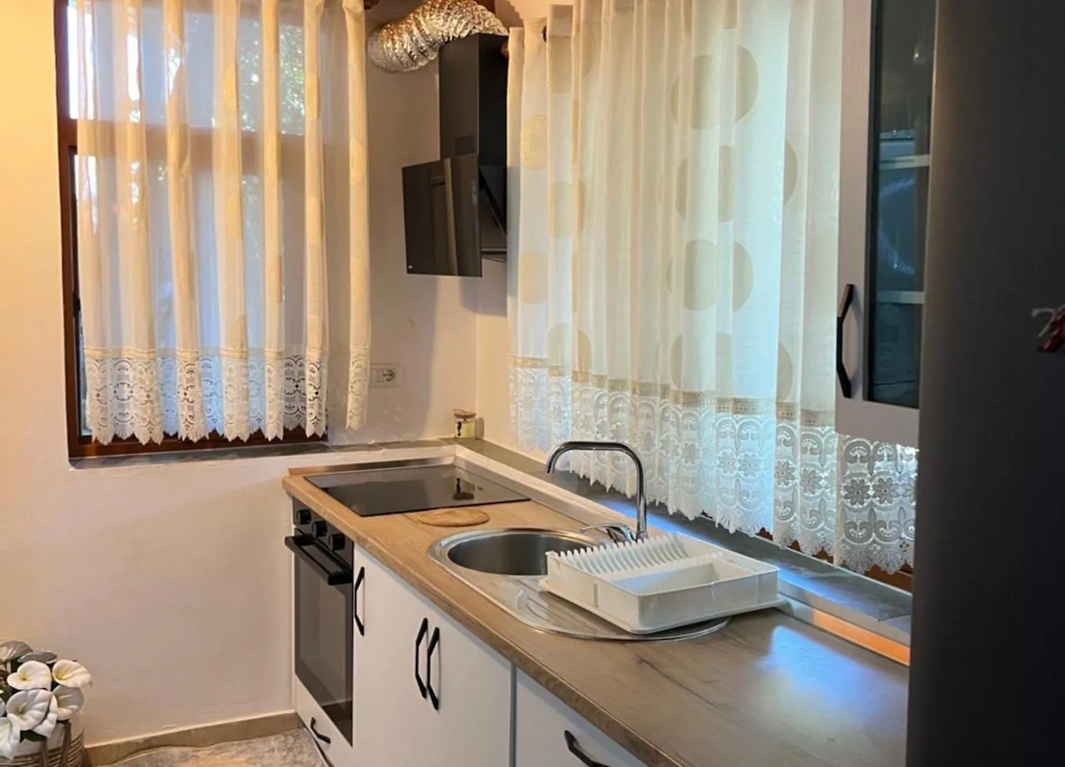 Firauni Studios Vlorë 0*,  Albanien